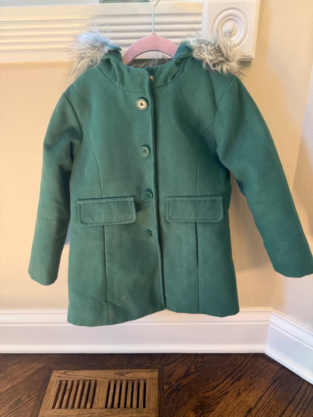 Target Girls Green Faux Fur Winter Coat, Girls size 5T
